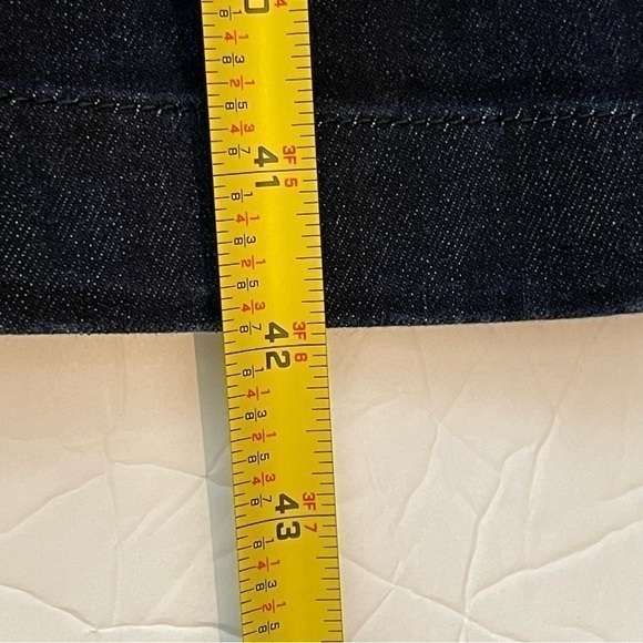 Eddie Bauer Curvy Trouser Cut Dark Blue Wash Mid Rise Jeans NWOT - Picture 13 of 13